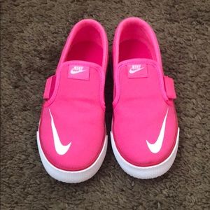 Nike slip on